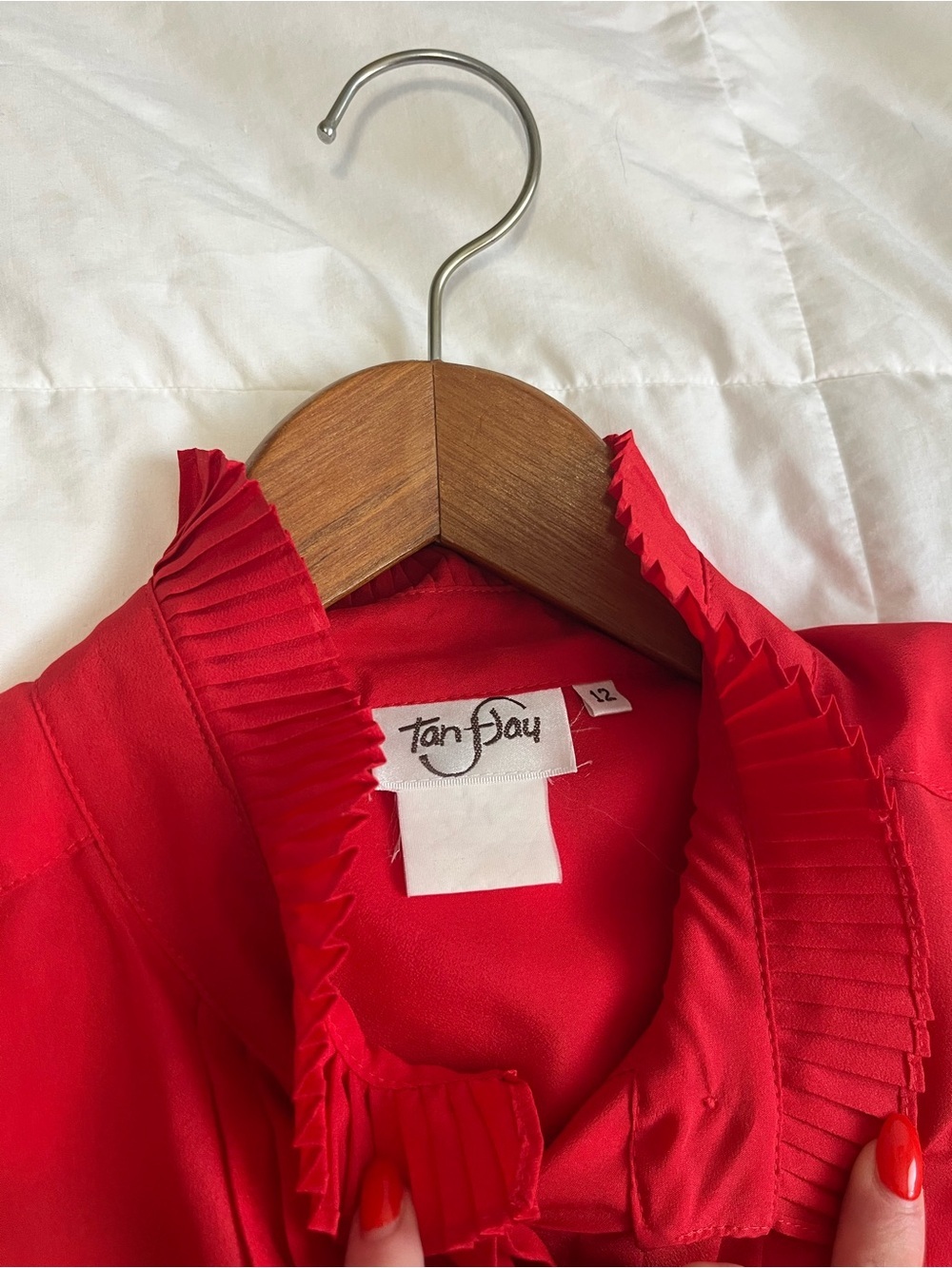 VINTAGE 80’s Red Ruffle Neck Blouse size medium - Picture 3 of 7